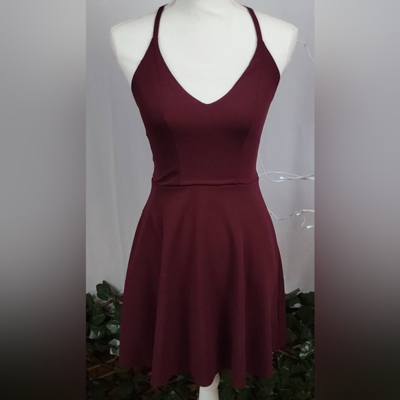 Speechless Burgundy Backless Dress with Lace Detail - Picture 4 of 5